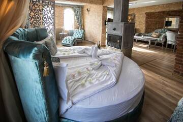 Фото номера Люкс с гидромассажной ванной Отель Valentina Castle г. Огняново 4