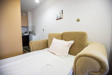 Фото номера Трехместный номер Делюкс Гостевой дом Guest House Holiday г. Огняново 2