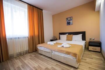 Фото номера Трехместный номер Делюкс Гостевой дом Guest House Holiday г. Огняново 3