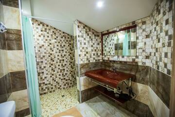 Фото номера Двухместный номер с 1 кроватью, вид на сад Гостевой дом Guest House Holiday г. Огняново 5